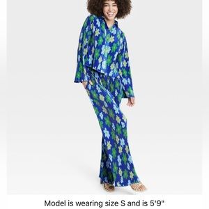 NWT Sammy B Pleated Set Pants Top size L Floral Flowers Blue Green Target